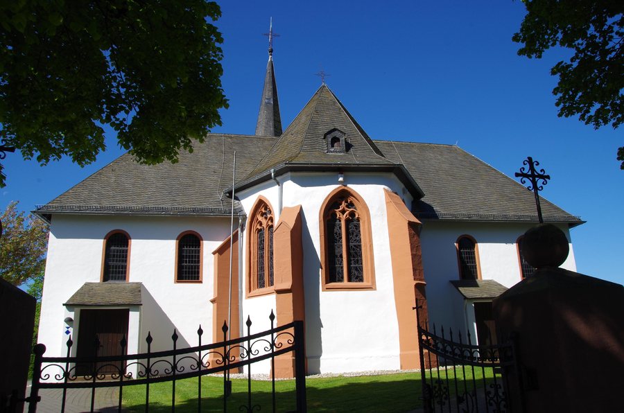 File:Lambertsberg, Wallfahrtskirche St. Lambertus.jpg