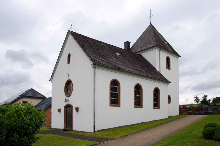 File:St. Hubertus (Oberweiler (Eifel)) 01.jpg