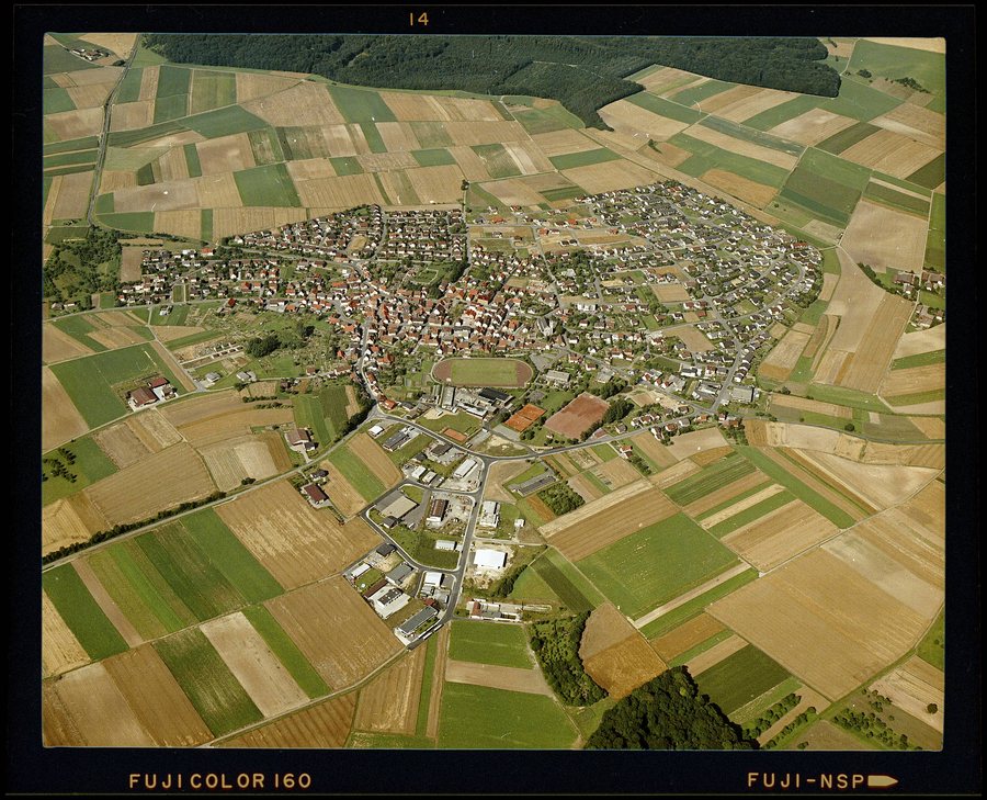 File:Massenbachhausen, Luftbild - LABW - Staatsarchiv Sigmaringen N 1-96 T 1 Nr. 833.jpg