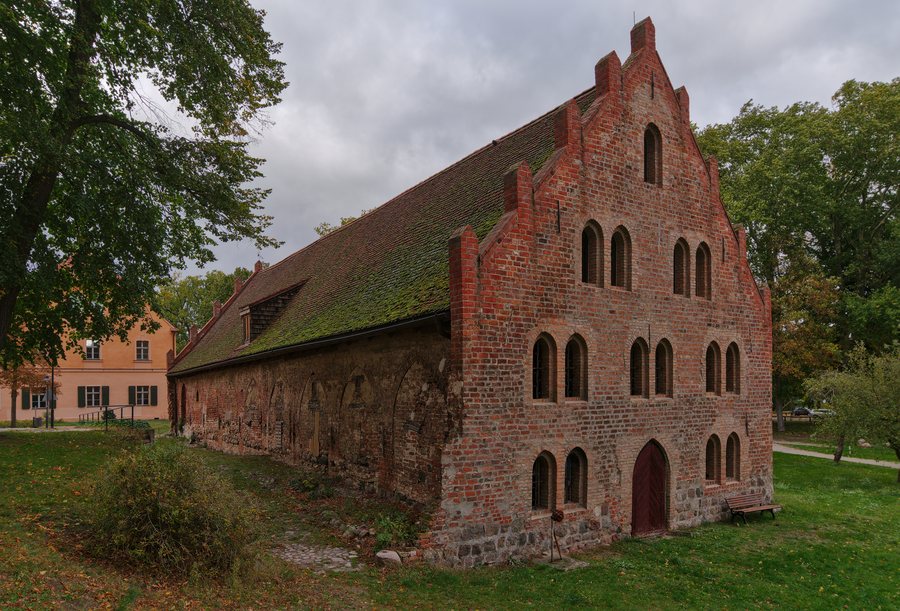 Kornhaus Kloster Lehnin, ehem. Getreidespeicher für Pachtabgaben (Lehnin) Potsdam-Mittelmark.jpg