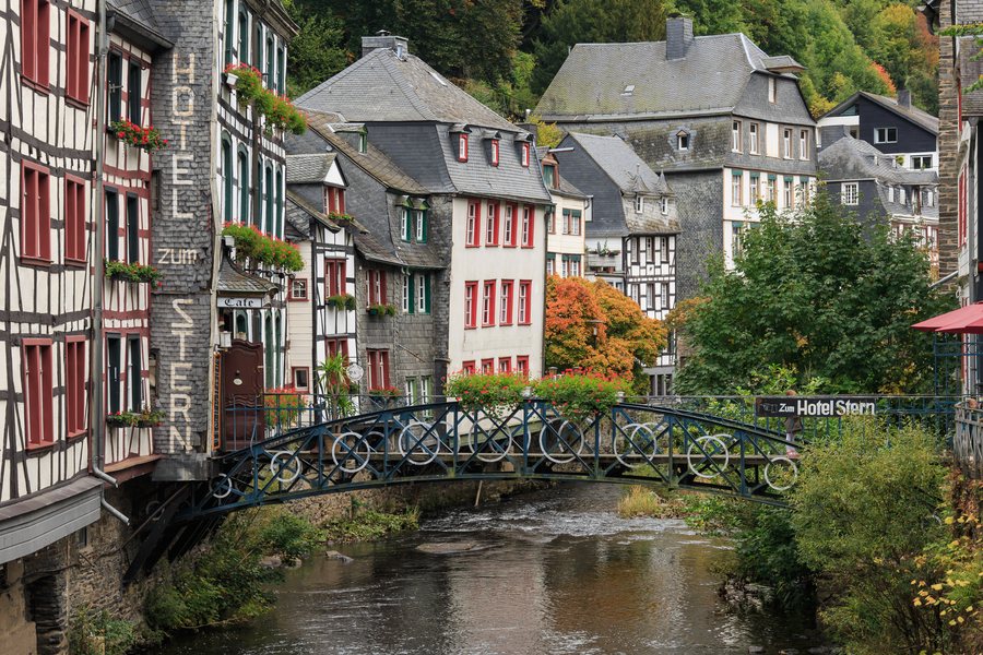 File:Monschau Germany Timber-framed-houses-along-Rur-river-02.jpg