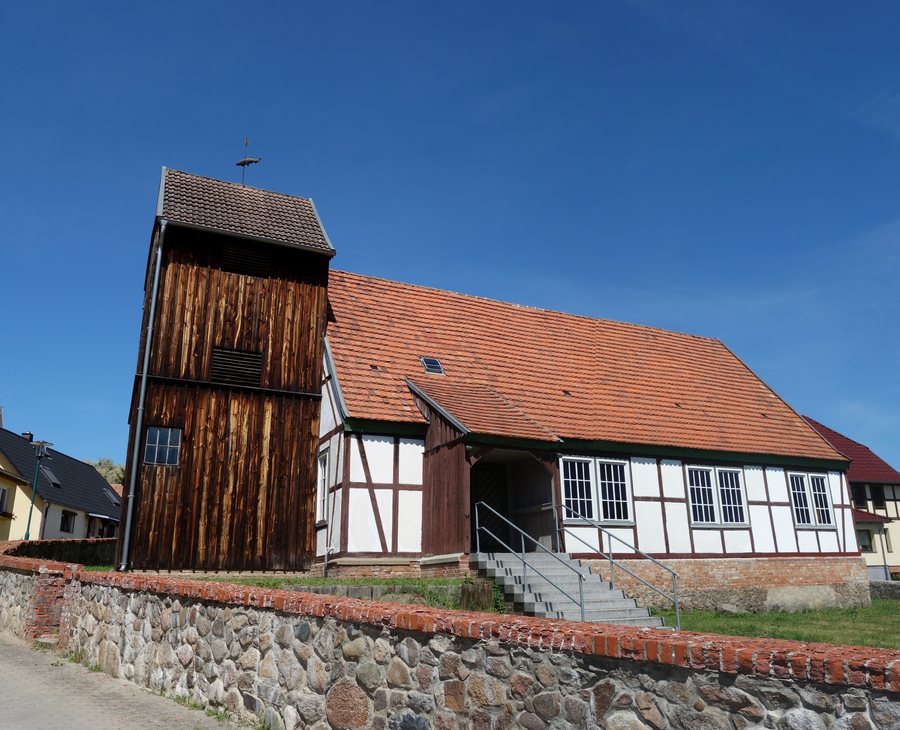 File:Dorfkirche Liepe (Barnim) 2018 SSW.jpg