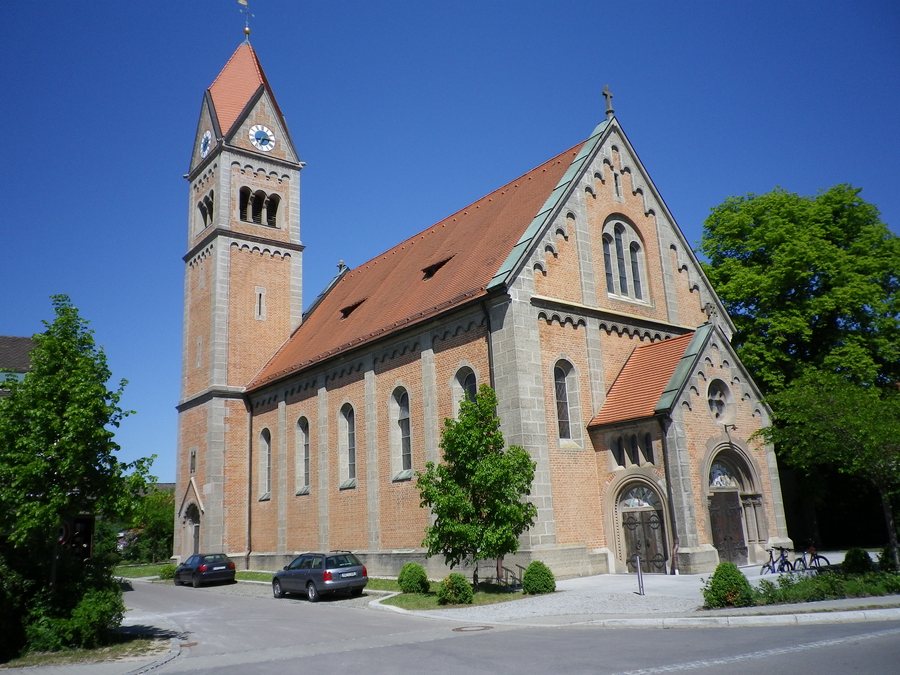 File:Kirche in Weichering.JPG