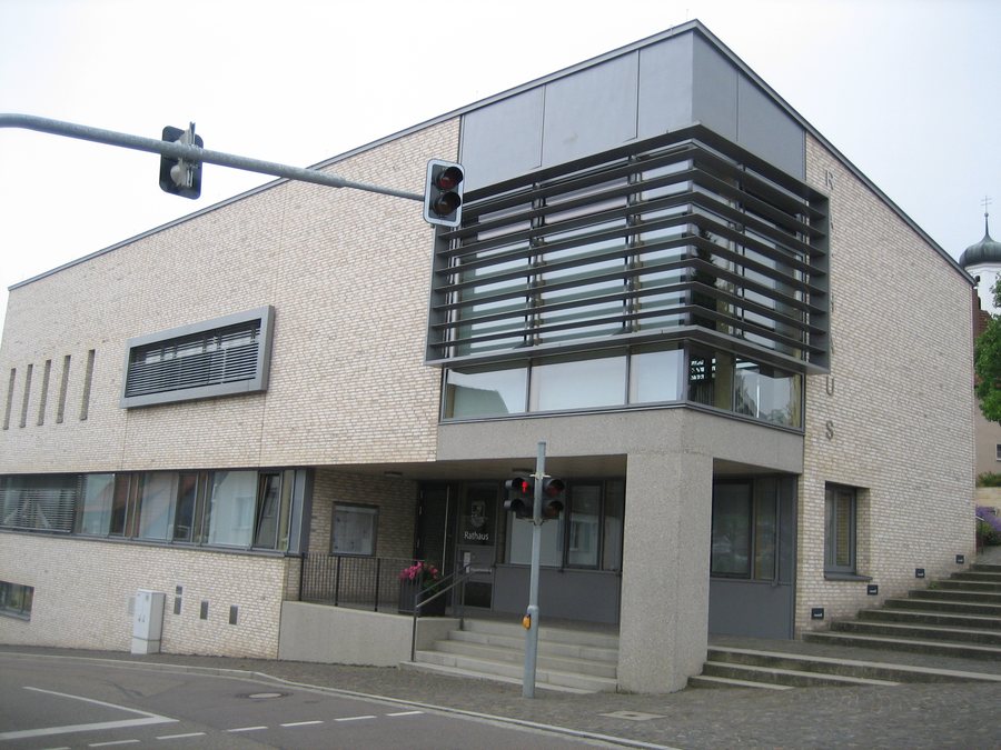 File:Rathaus Ottenbach Kreis Göppingen.jpg