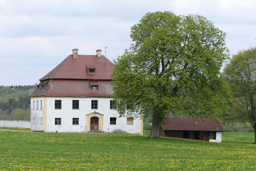 File:Erolzheim - Edelbeuren - Schlössle v S 300423.jpg