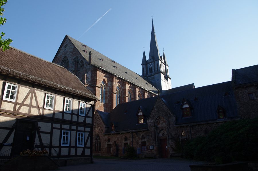 File:Kloster Haina Aussen.jpg