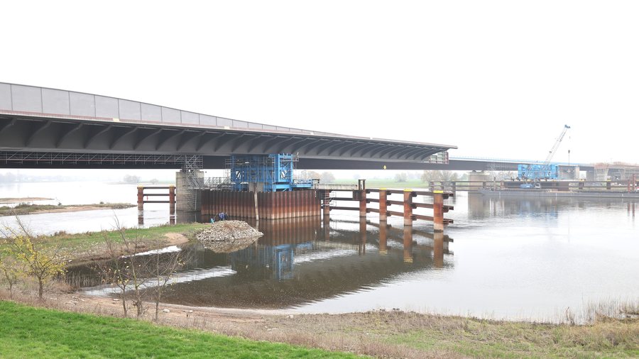 File:Wittenberge-Elbebrücke-A14-Nov24b.jpg
