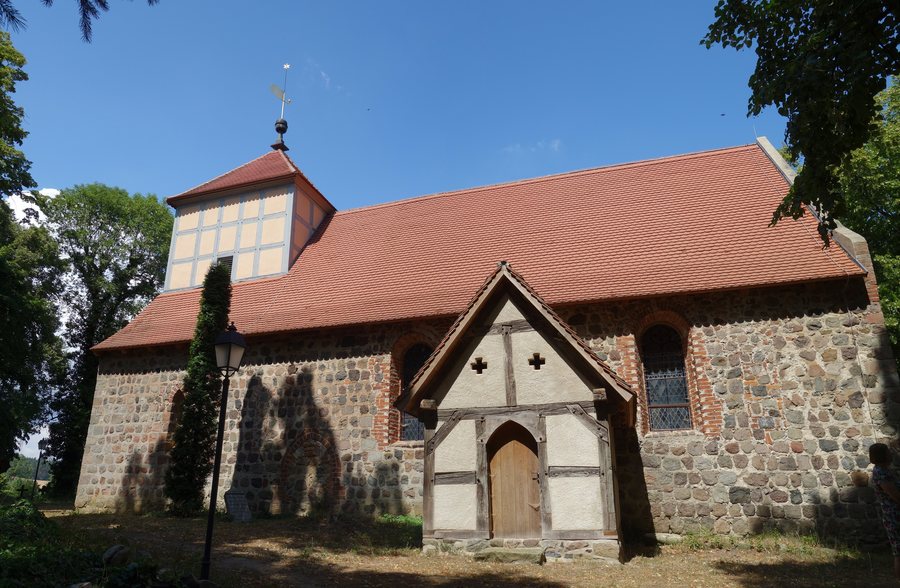 File:Dorfkirche Berkholz (Boitzenburger Land) 2018 SSE.jpg