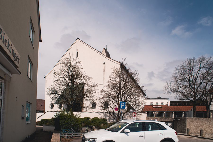 File:20220423 St. Benedikt Gauting 01.jpg