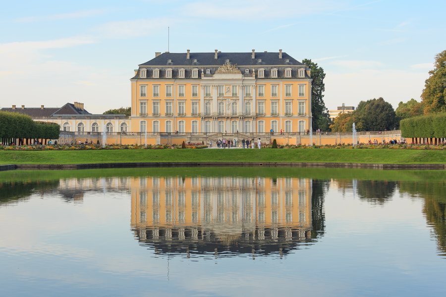 File:Brühl Germany Schloss-Augustusburg-01.jpg