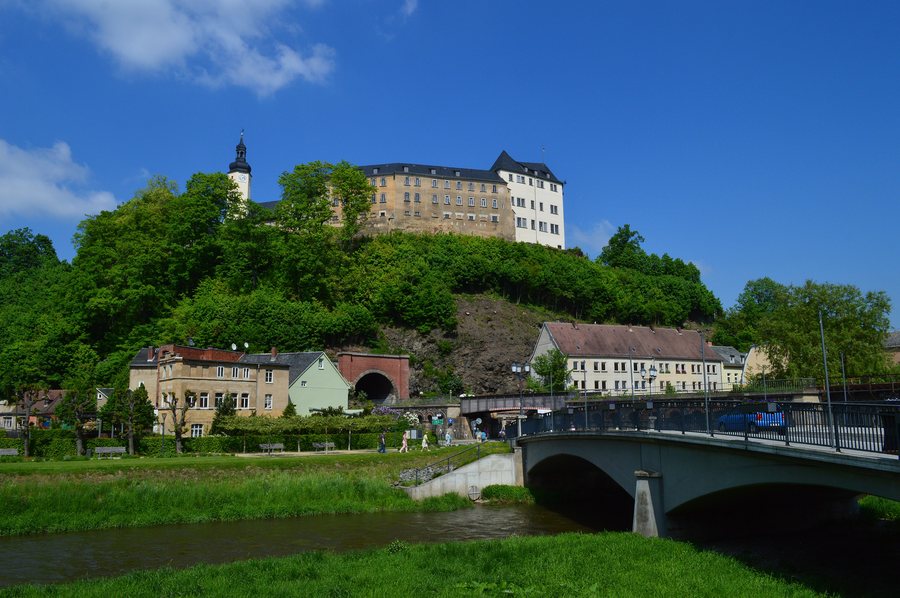File:Greiz 2013-05 0692 Oberes Schloss.JPG