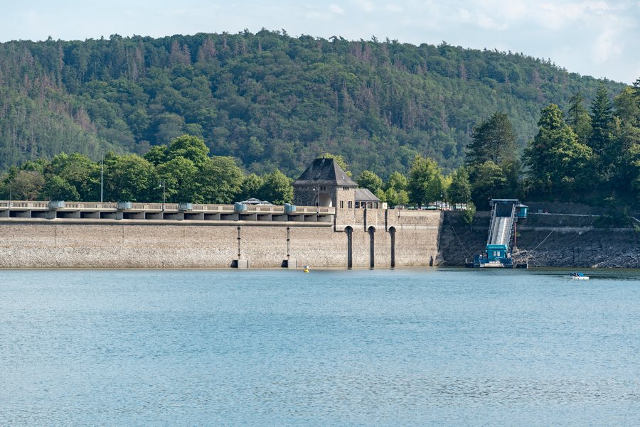 File:Edertalsperrmauer Edertal 20190730 002.jpg