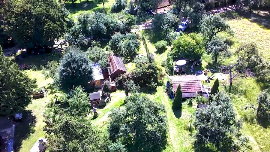 File:Schrebergarten-Denkendorf.jpg