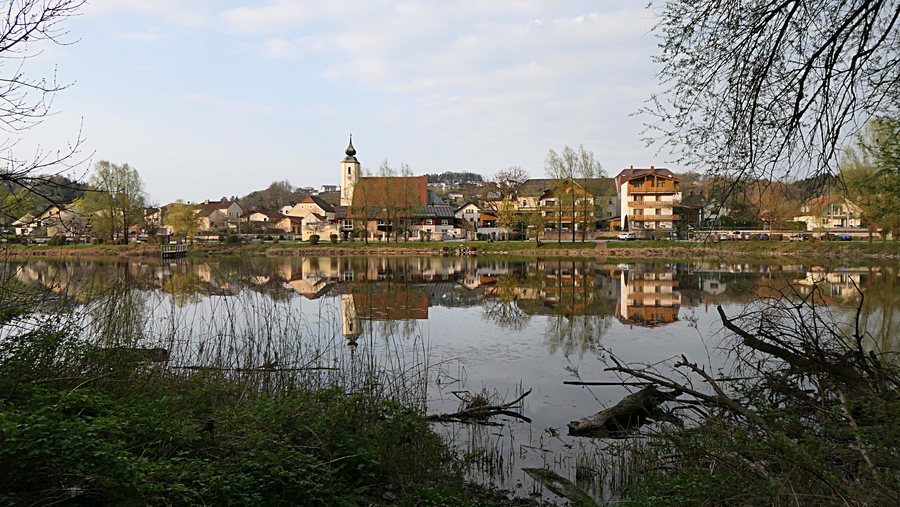 File:Windorf, PA - Donaualtarm, Windorf v S 150426 - 03.jpg