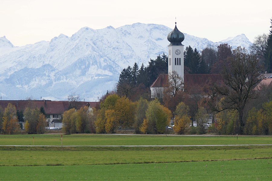File:Biessenhofen nördl - Lüßmähder - Biessenhofen v N, Brentenjoch 181123.jpg