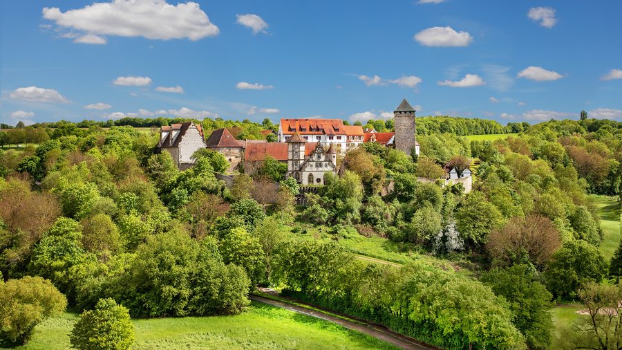 File:Schloss Liebenstein Neckarwestheim.jpg