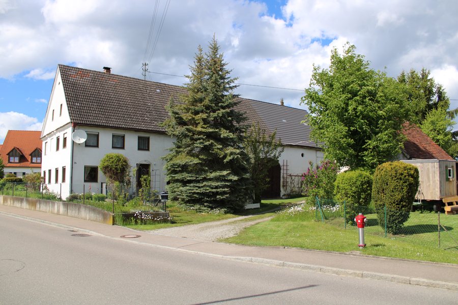 File:Bauernhaus Leipheimer Straße 24 Bubesheim 01.jpg
