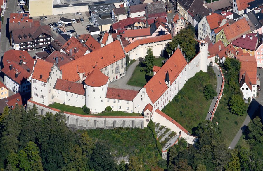 File:Aerial image of the High Castle of Füssen (view from the southwest).jpg