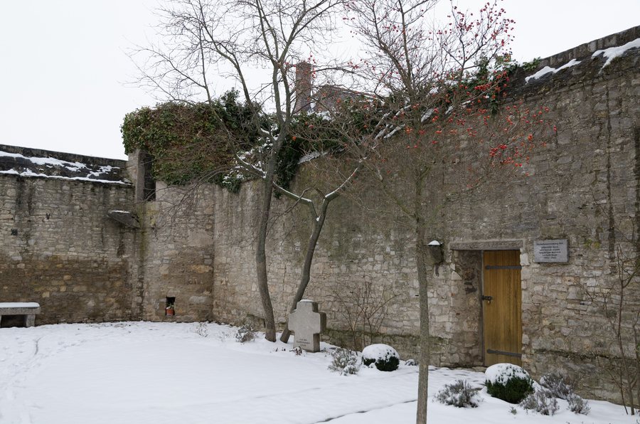 File:Segnitz, Kirchstraße 6, Kirchenburg-004.jpg