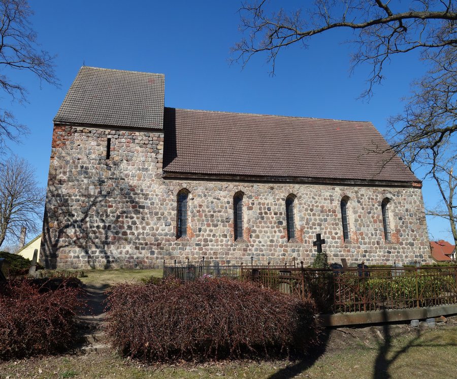 File:Dorfkirche Grünow (bei Prenzlau) 2018 S.jpg
