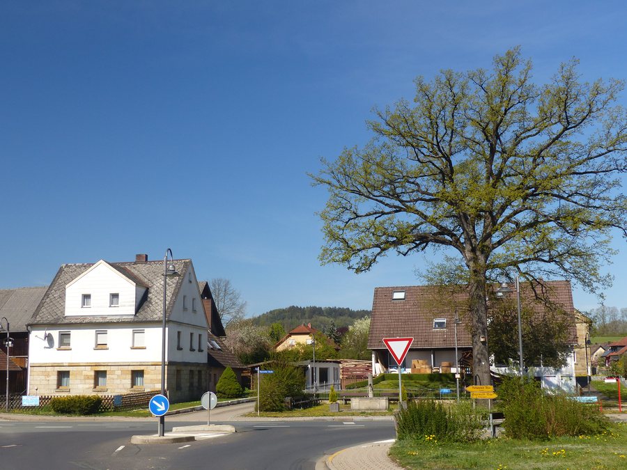 File:Pettendorf (Hummeltal) 02.jpg