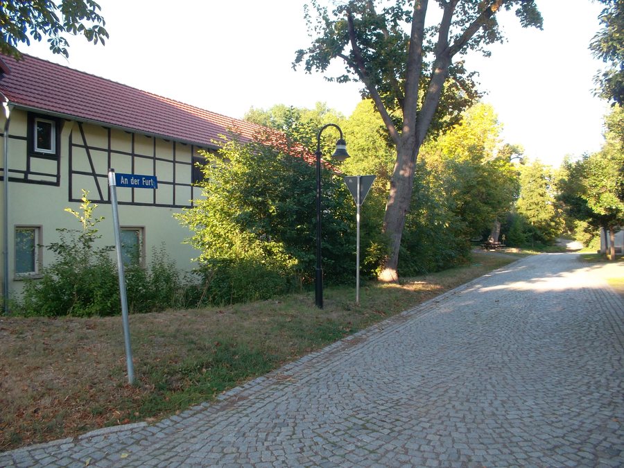 File:Emleben 2013-09-05 01.jpg