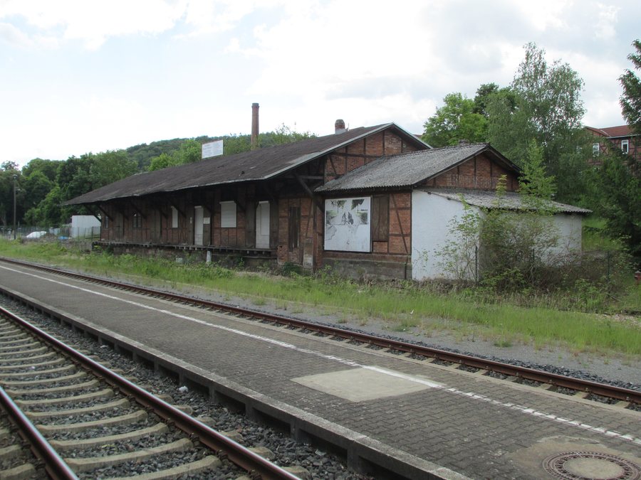 File:Bahnhof, 1, Hildburghausen, Landkreis Hildburghausen.jpg