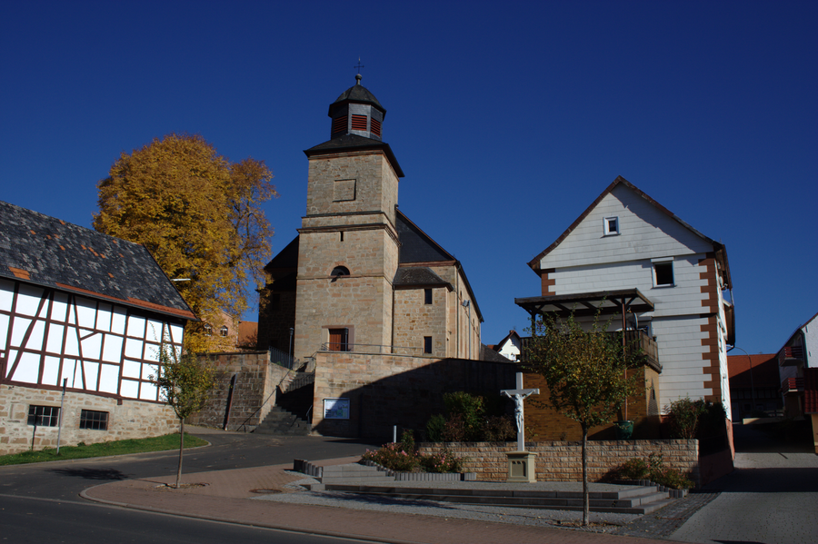 File:Antrifttal Ruhlkirchen Kirche.png