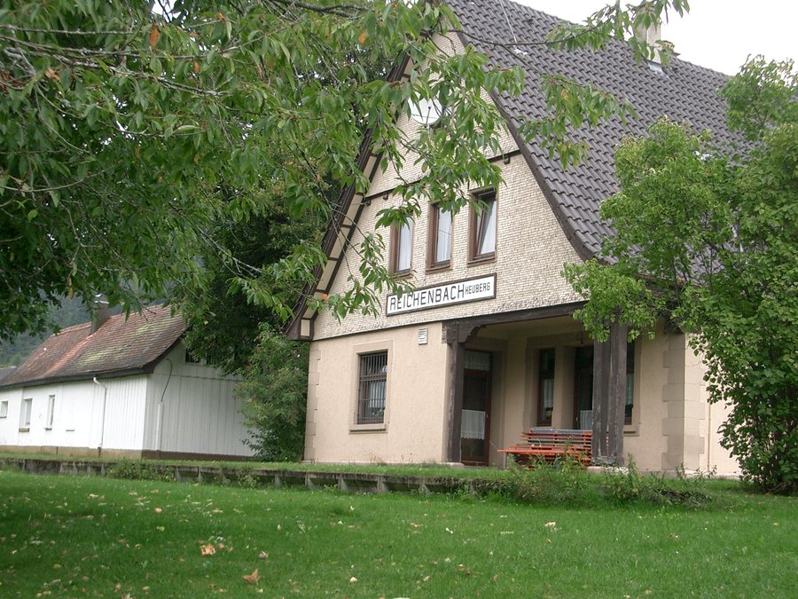 File:Bahnhof Reichenbach Heuberg.JPG