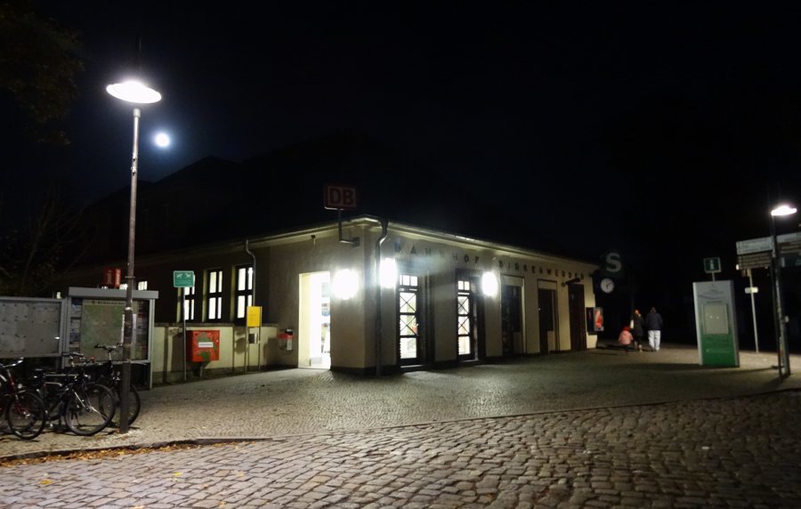 File:Bahnhof Birkenwerder (22499791815).jpg