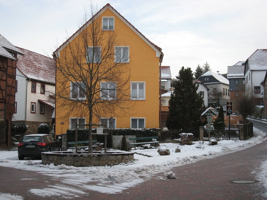 File:Bechstedt Ortsmitte.jpg
