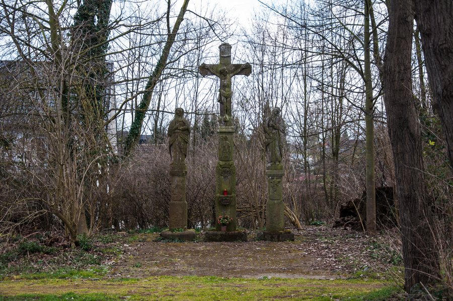 File:160313 Kalvarienberggruppe Kerpen 02.jpg