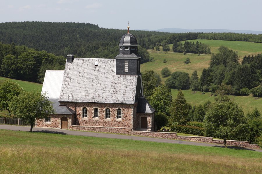 File:Waffenrod-Ev-Kirche.jpg
