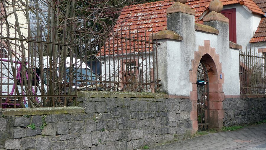 File:2024 Lützelbach Lichtenberger Weg6 Einfriedung.jpg