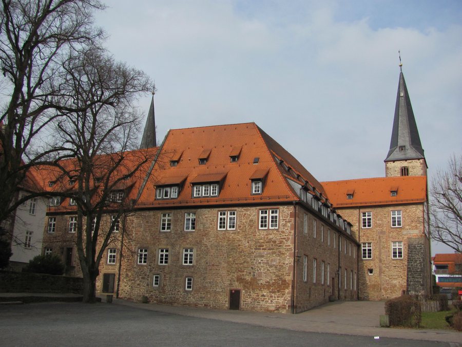File:Kloster Schlüchtern Südseite 2.jpg