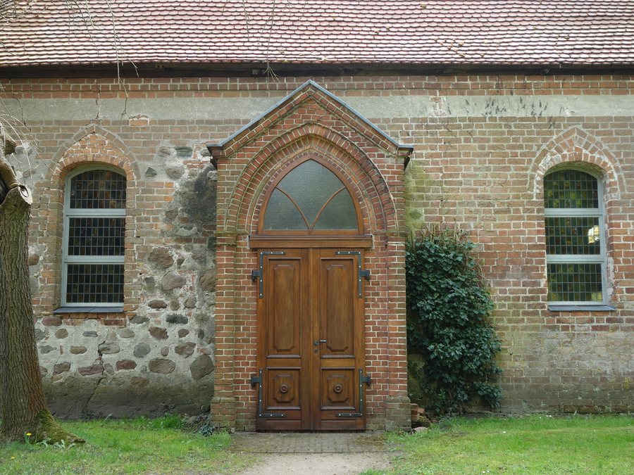 Retzow (Havelland) church 2016 portal N