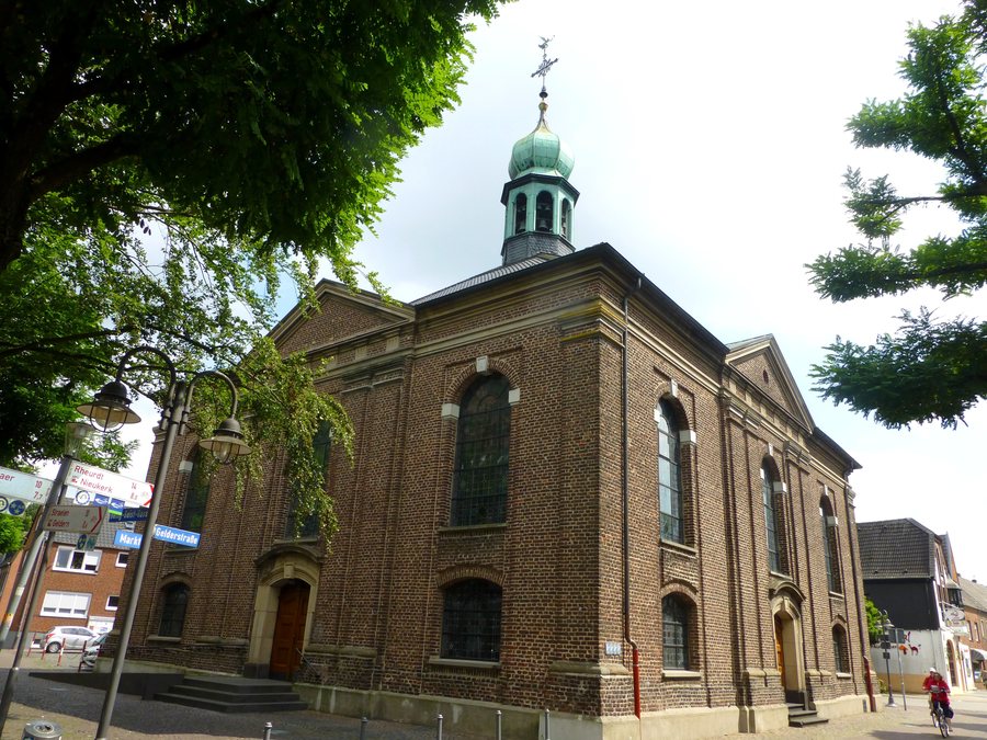 File:Geldern - Geldern – ev. Heilig-Geist-Kirche – erbaut 1703 - panoramio.jpg