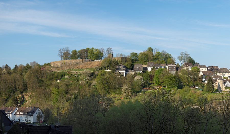 File:Schlossberg (Arnsberg) 2025.jpg