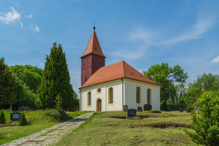 File:Buckow Dorfkirche 01.jpg