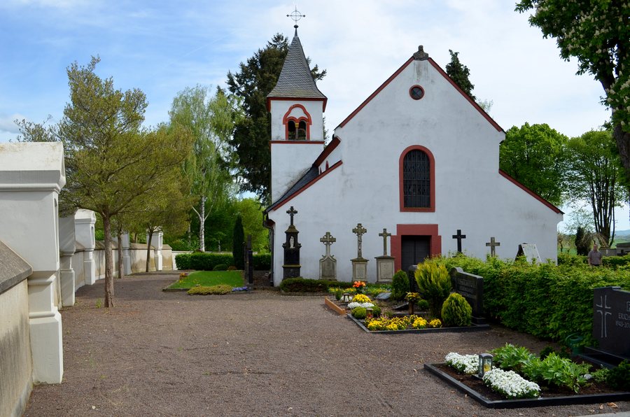 File:Polch, Sint-Joristsjerke.jpg