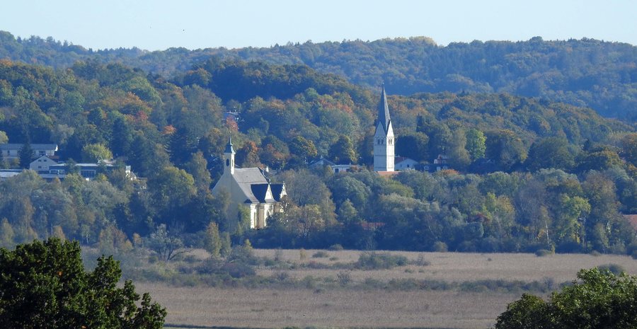 Grafrath viewed from the southwest, with Ampermoos