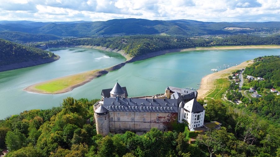 File:Waldeck Castle.jpg