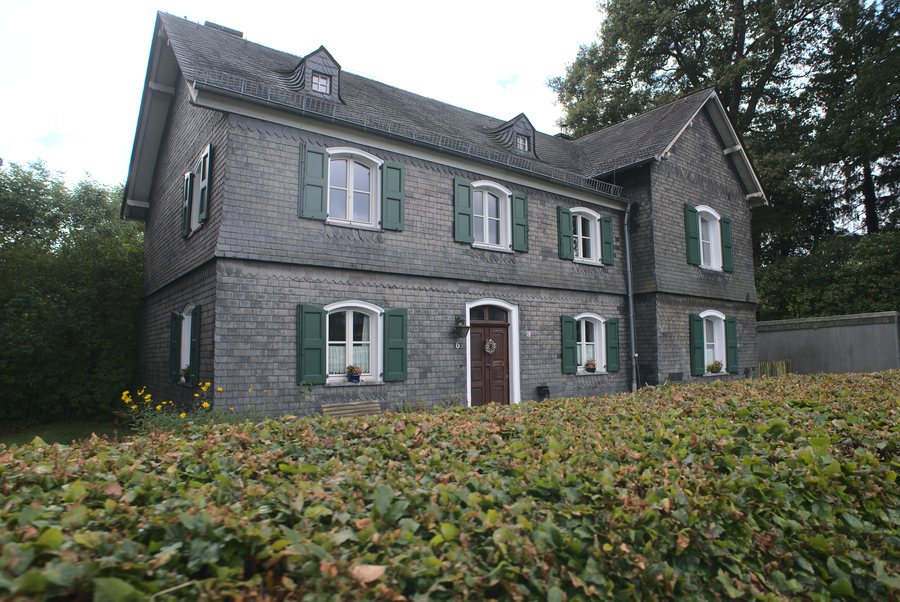 File:Evengelisches Pfarrhaus Roetgen 01.jpg