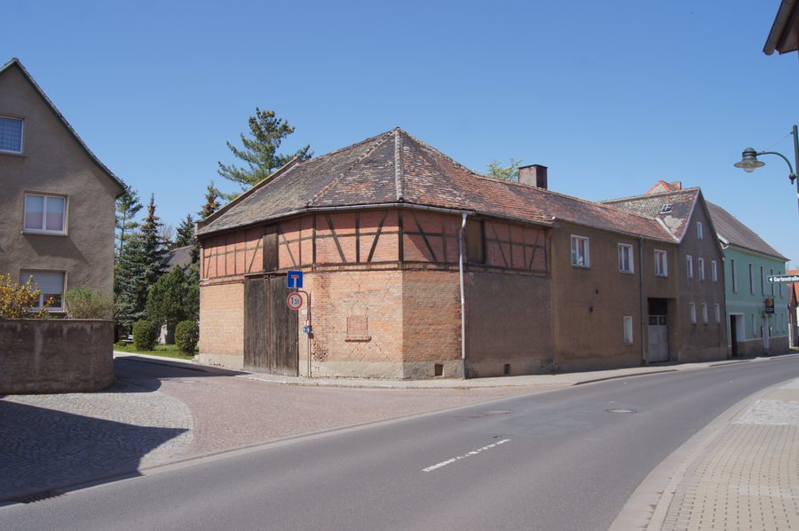 File:Niedertrebra 2012-04-28 01.jpg