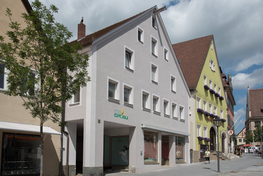 File:Weißenburg in Bayern, Marktplatz 12-20160813-002.jpg