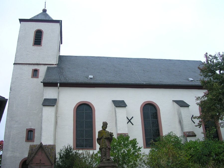 File:Metterich Euchariuskirche.jpg