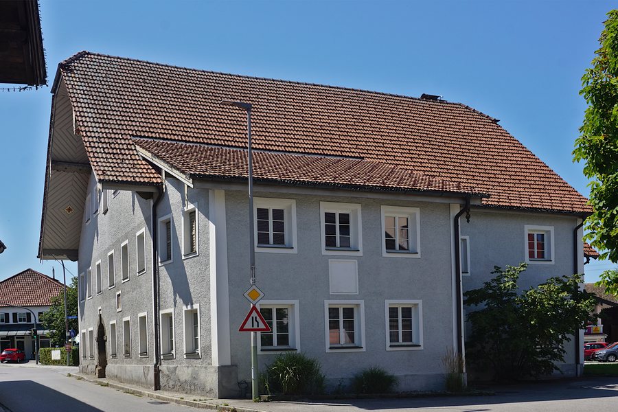 File:Rupertistraße 2 (Fridolfing).jpg