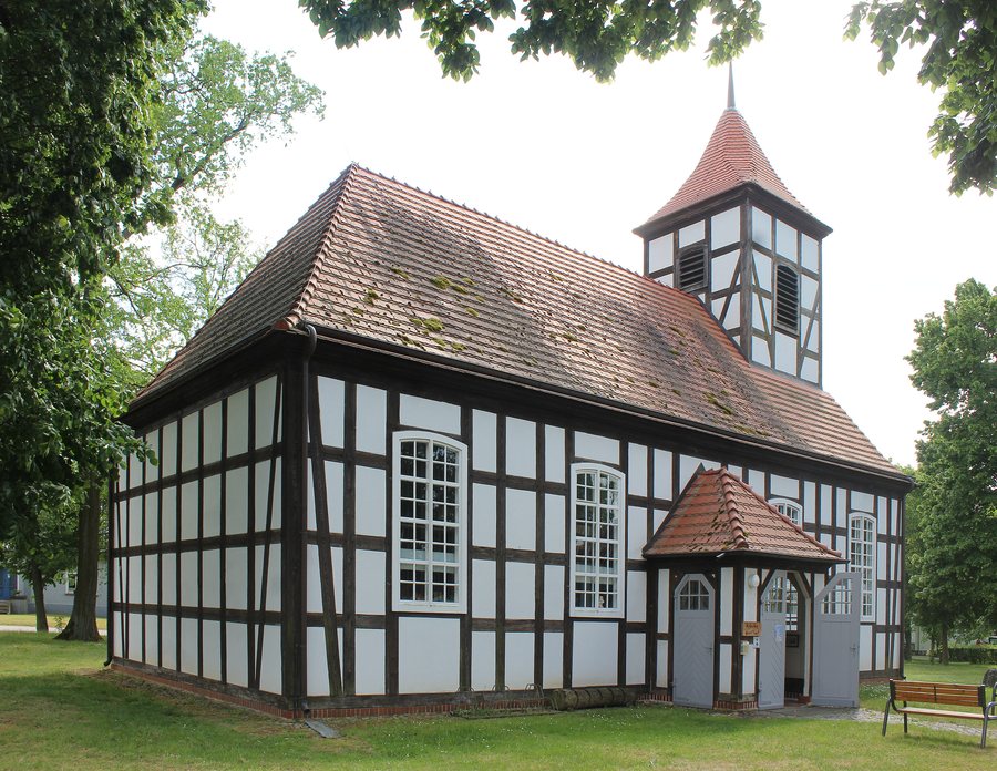 Grunow (Grunow-Dammendorf), the village church