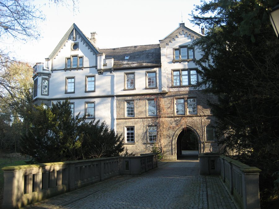 File:Schloss Grossen Buseck 1.JPG