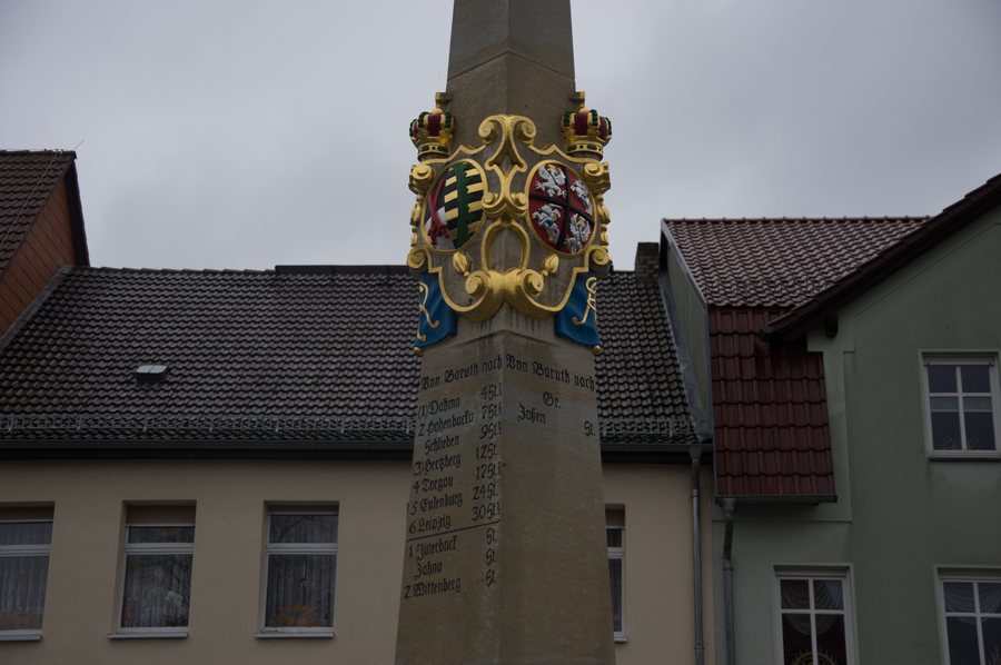 File:Postmeilensäule Baruth Mark 01.jpg
